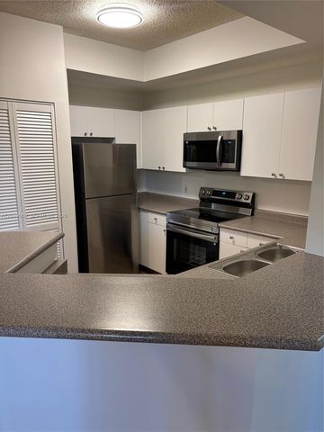 1900 Van Buren St 113B, Hollywood, FL 33020