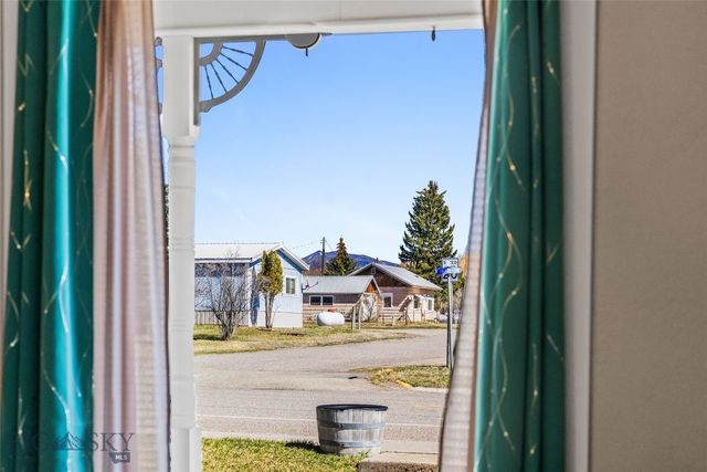 203 1st Avenue, Clyde Park, MT 59018