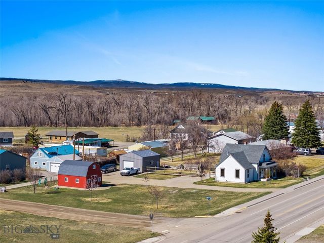 203 1st Avenue, Clyde Park, MT 59018