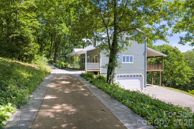 58 Randall Drive, Fairview, NC 28730