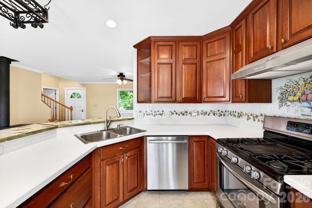 58 Randall Drive, Fairview, NC 28730