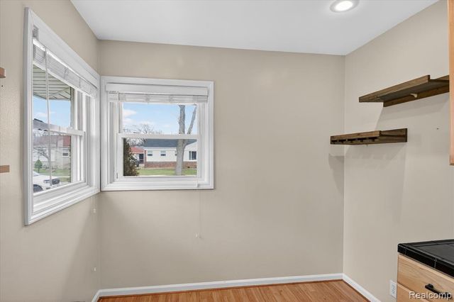 830 Mapleknoll Avenue, Madison Heights, MI 48071