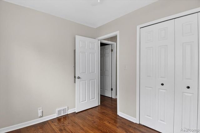 830 Mapleknoll Avenue, Madison Heights, MI 48071