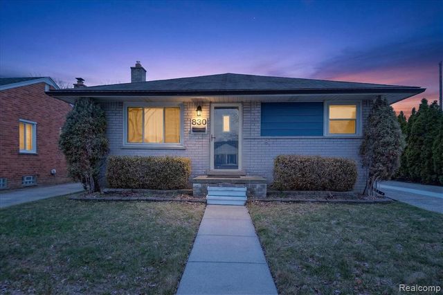 830 Mapleknoll Avenue, Madison Heights, MI 48071