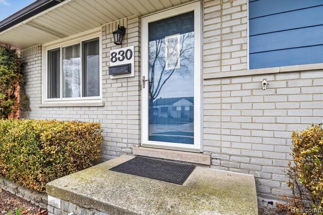 830 Mapleknoll Avenue, Madison Heights, MI 48071