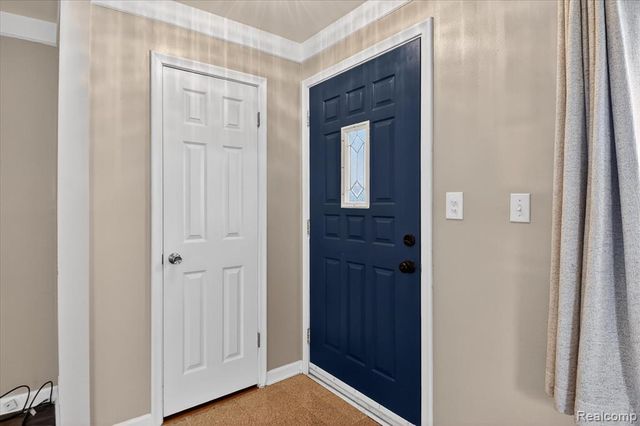 830 Mapleknoll Avenue, Madison Heights, MI 48071