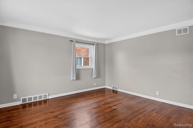 830 Mapleknoll Avenue, Madison Heights, MI 48071