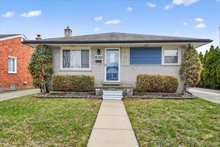 830 Mapleknoll Avenue, Madison Heights, MI 48071