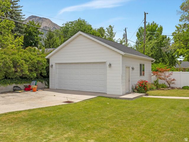 4071 S 2700 E, Holladay, UT 84124