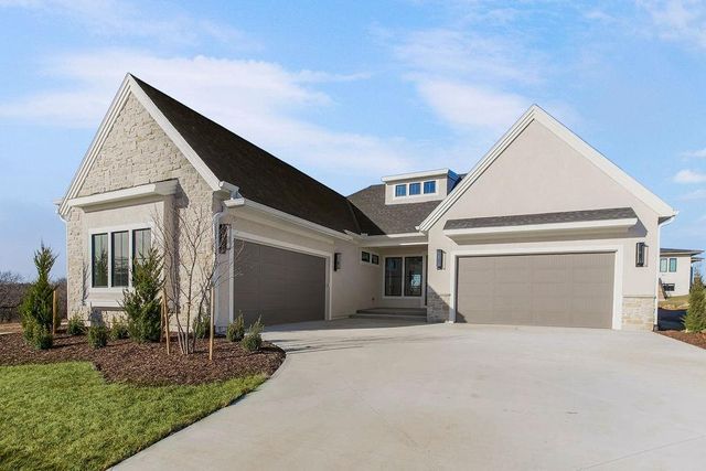 10856 S Shady Bend Road, Olathe, KS 66061