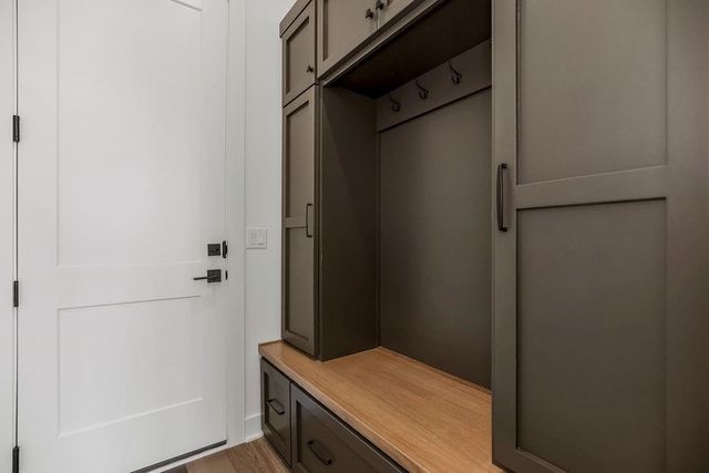 10856 S Shady Bend Road, Olathe, KS 66061