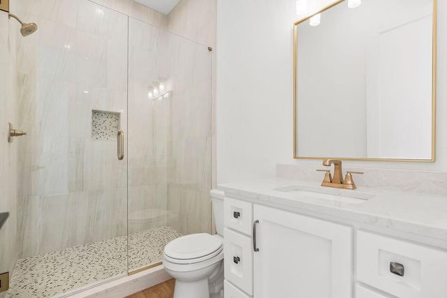 10856 S Shady Bend Road, Olathe, KS 66061