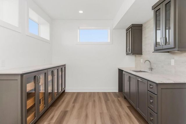 10856 S Shady Bend Road, Olathe, KS 66061