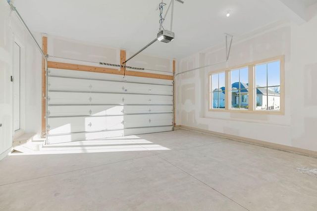 10856 S Shady Bend Road, Olathe, KS 66061