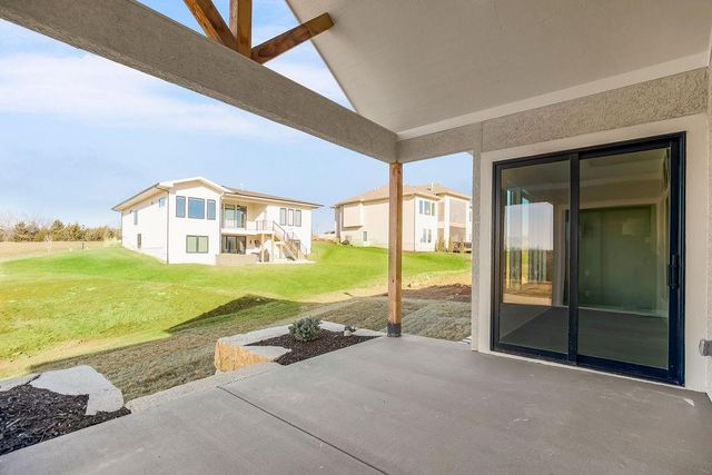 10856 S Shady Bend Road, Olathe, KS 66061