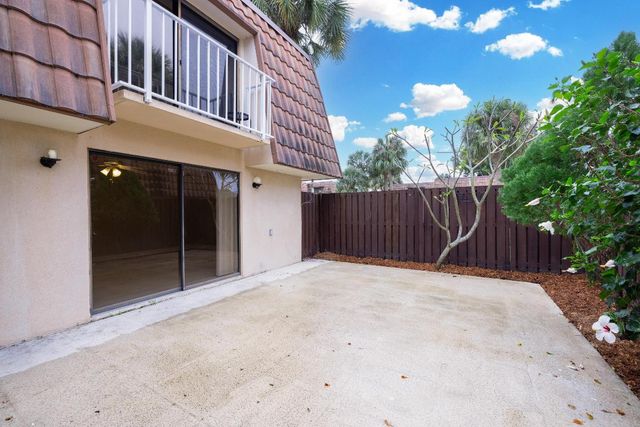 596 Green Springs Place, West Palm Beach, FL 33409