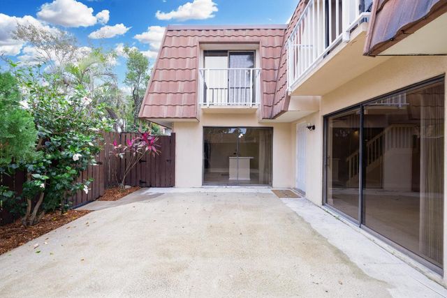 596 Green Springs Place, West Palm Beach, FL 33409