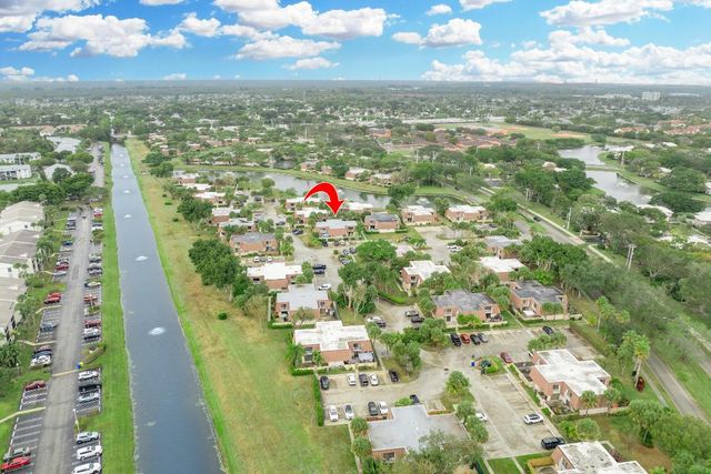 596 Green Springs Place, West Palm Beach, FL 33409