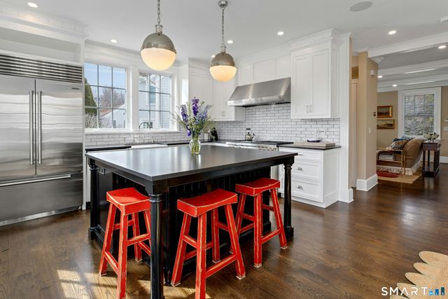 45 Jelliff Mill Road 45, New Canaan, CT 06840