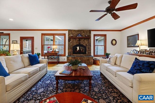519 FOOTHILLS DR, Nellysford, VA 22958