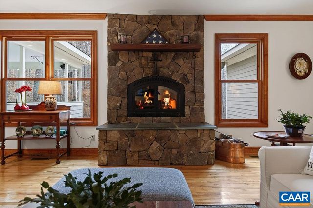 519 FOOTHILLS DR, Nellysford, VA 22958
