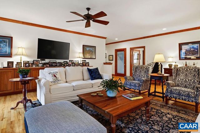 519 FOOTHILLS DR, Nellysford, VA 22958