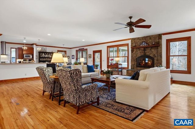 519 FOOTHILLS DR, Nellysford, VA 22958