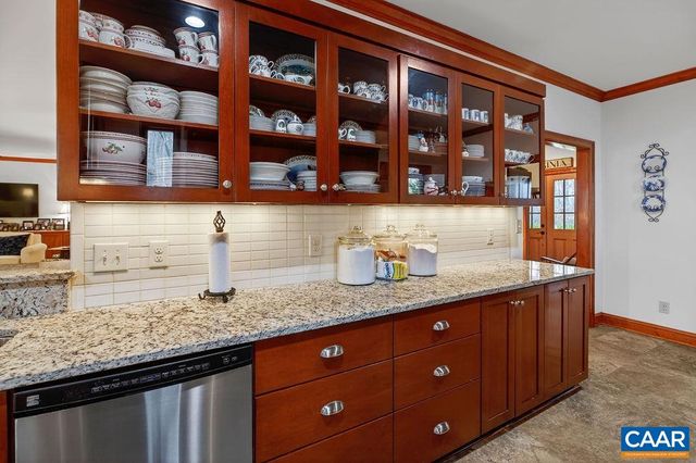 519 FOOTHILLS DR, Nellysford, VA 22958