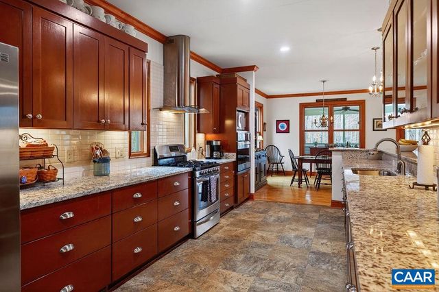 519 FOOTHILLS DR, Nellysford, VA 22958