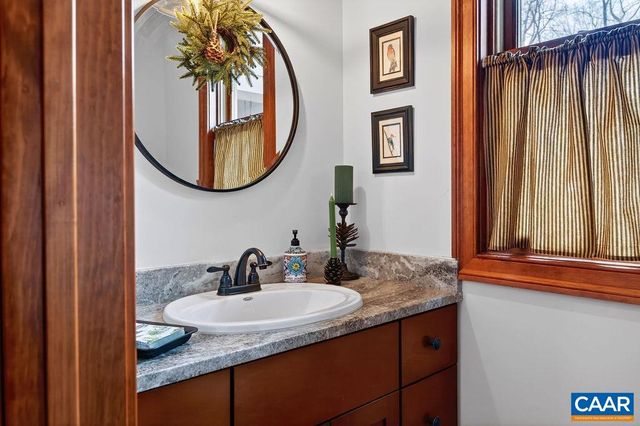 519 FOOTHILLS DR, Nellysford, VA 22958