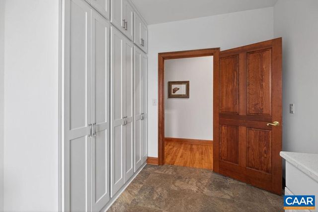 519 FOOTHILLS DR, Nellysford, VA 22958