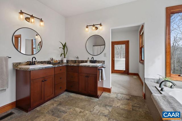519 FOOTHILLS DR, Nellysford, VA 22958