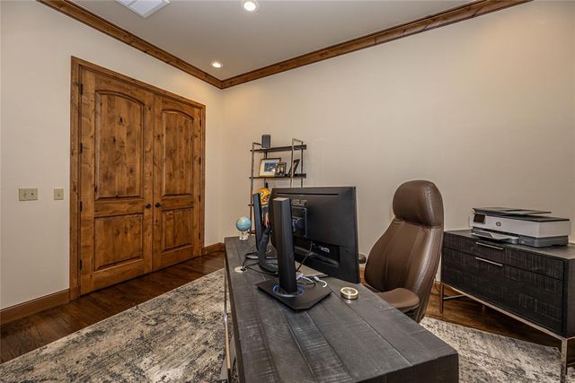 1902 Elmhurst Avenue, Nichols Hills, OK 73120