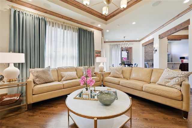 1902 Elmhurst Avenue, Nichols Hills, OK 73120