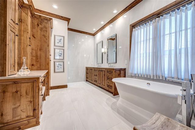 1902 Elmhurst Avenue, Nichols Hills, OK 73120