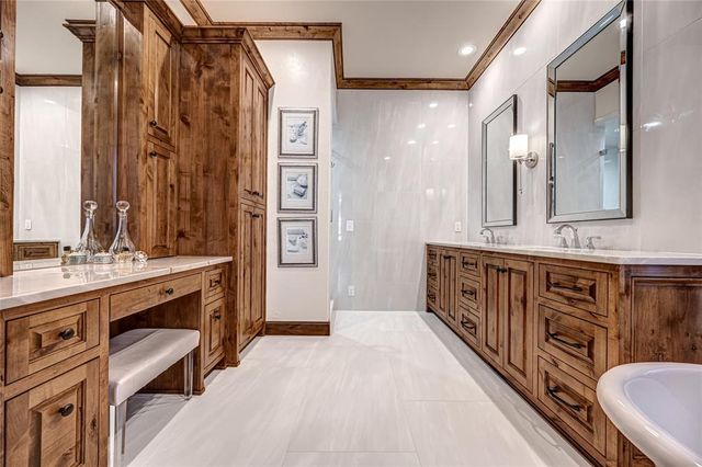 1902 Elmhurst Avenue, Nichols Hills, OK 73120