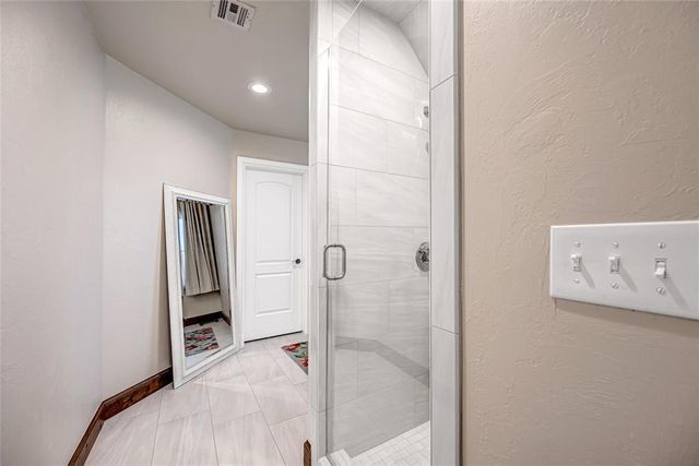 1902 Elmhurst Avenue, Nichols Hills, OK 73120