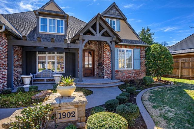1902 Elmhurst Avenue, Nichols Hills, OK 73120