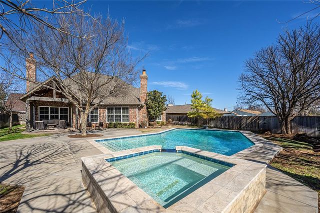 1902 Elmhurst Avenue, Nichols Hills, OK 73120