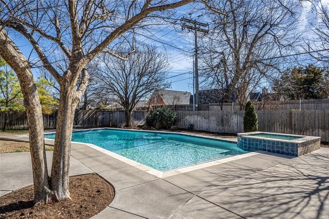 1902 Elmhurst Avenue, Nichols Hills, OK 73120