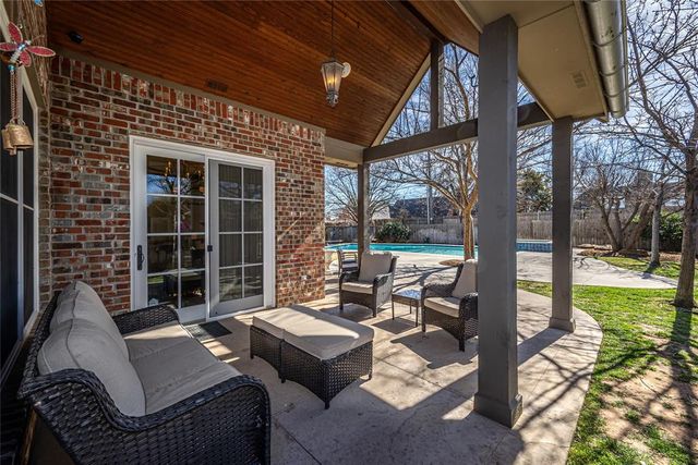 1902 Elmhurst Avenue, Nichols Hills, OK 73120