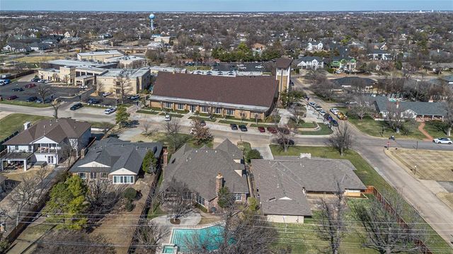 1902 Elmhurst Avenue, Nichols Hills, OK 73120