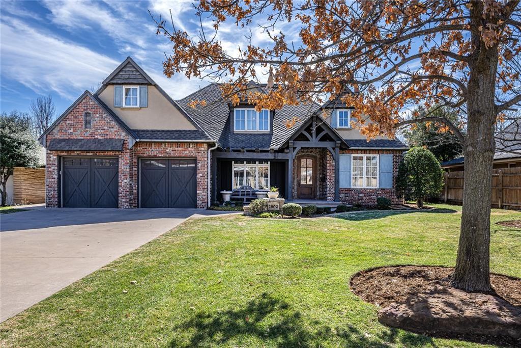 1902 Elmhurst Avenue, Nichols Hills, OK 73120