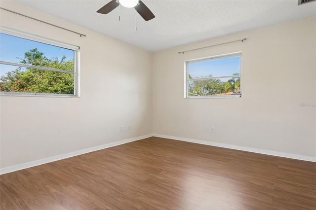 1354 BUCKINGHAM DR, Clearwater, FL 33756