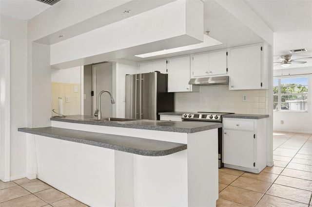 1354 BUCKINGHAM DR, Clearwater, FL 33756