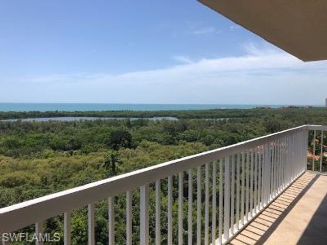 6585 Nicholas BLVD 1001, Naples, FL 34108