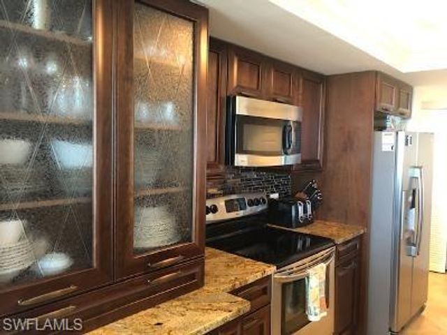 6585 Nicholas BLVD 1001, Naples, FL 34108