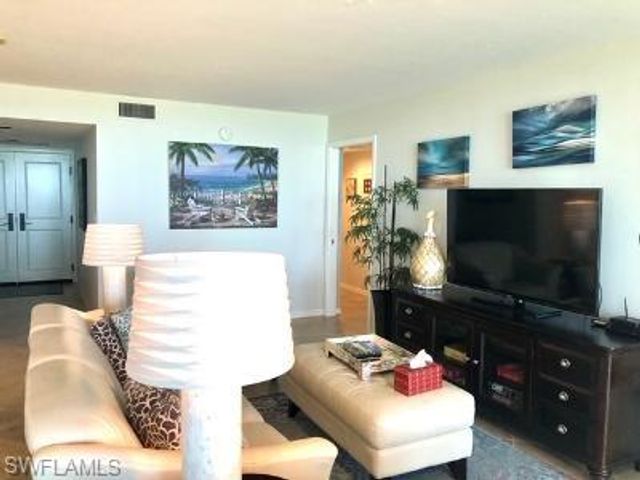 6585 Nicholas BLVD 1001, Naples, FL 34108