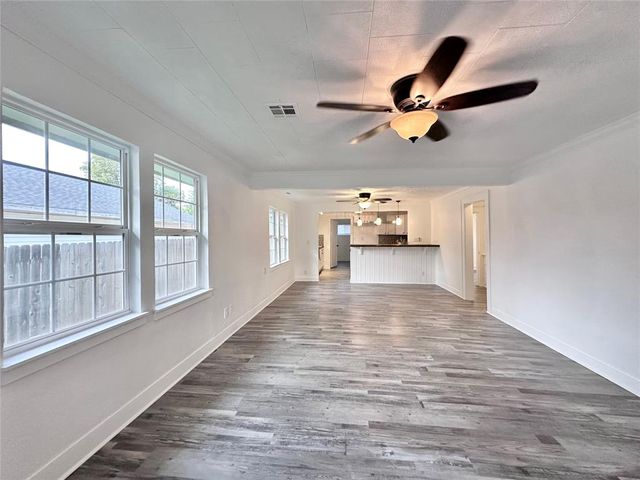 1627 N Market Avenue, Shawnee, OK 74804