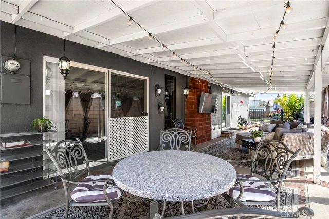 605 E Avenida De La Merced, Montebello, CA 90640